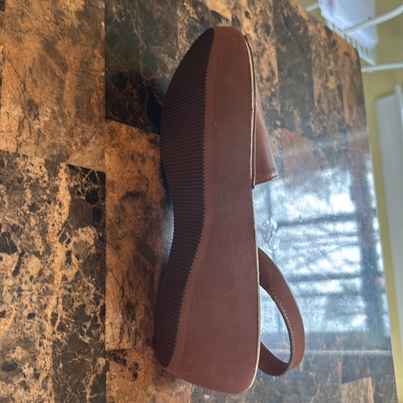 Brown Leather Women’s Sandals. NEW - Picture 4 of 7